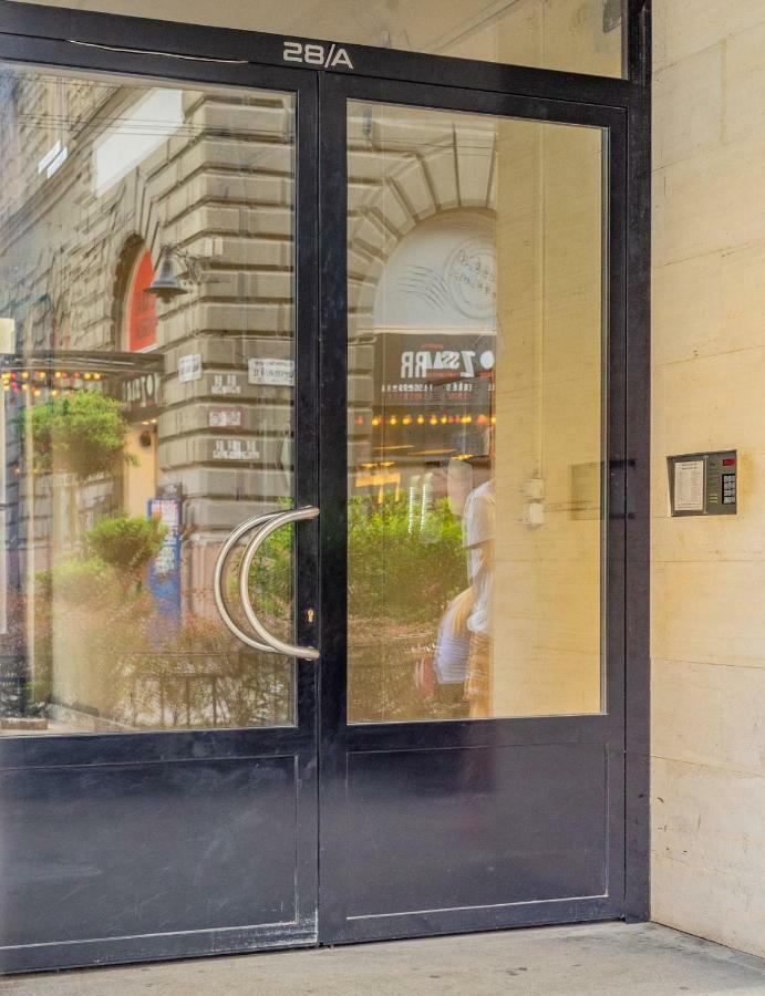 Gabi'S Central Broadway Nest @ Nagymezo Str Budapest Luaran gambar